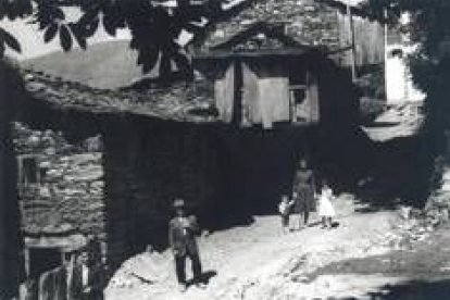 «Casas y vecinos de Odollo». Imagen de Ramón Carnicer de 1962