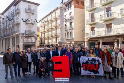 Integrantes del partido político que ha surgido tras el congreso celebrado en Teruel. ANTONIO GARCÍA