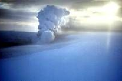 Foto aérea del volcán en erupción en Vatnajokull, en Islandia