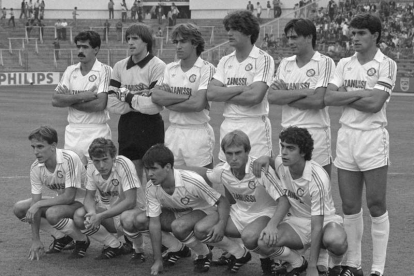 Partido disputado en 1983 entre el Castilla, filial del Real Madrid, y el Granada en el Santiago Bernabéu. IMÁGENES CEDIDAS POR LOS AUTORES DE ‘LA BIBLIA BLANCA’