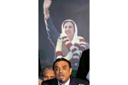 El viudo de Benazir Bhutto y co-presidente del PPP, Asif Zardari
