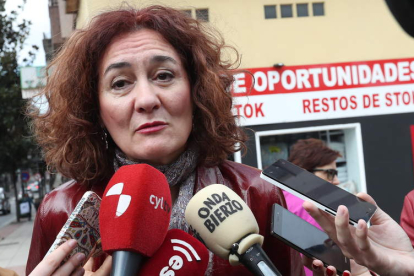La alcaldesa de Ponferrada se aferra ahora a la oposición para resolver el conflicto. ANA F. BARREDO