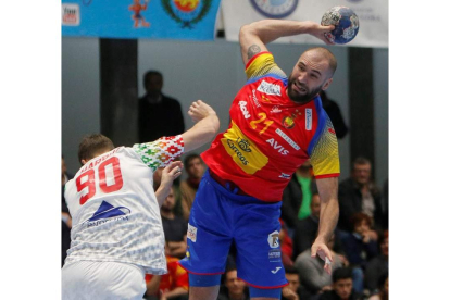Joan Cañellas, central de la selección española. SALVADOR SAS