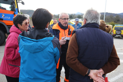 Puesto de mando instalado en la localidad ponferradina de Toral de Merayo, para la búsqueda del hombre desaparecido hace seis días en Rimor. CÉSAR SÁNCHEZ