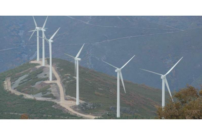 En la comarca del Bierzo hay en desarrollo proyectos que suman 422 megavatios. L. DE LA MATA