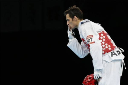 El argentino Sebastian Crismanich celebra su victoria contra el armenio Arman Yeremyan en la semifinal de taekwondo -80kg. Foto: REUTERS