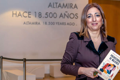 Margarita Sánchez, durante la presentación del libro en Altamira. JAVIER G. PARADELO