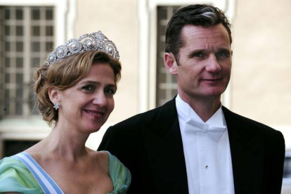 La infanta Cristina e Iñaki Urdangarin, en la boda de la princesa Victoria, en junio del 2010 en Estocolmo.