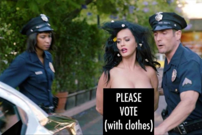 Katy Perry se quita la ropa para pedir el voto de Hilary.