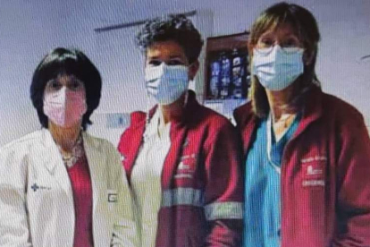 María Jesús Pérez, Elena García y Natalia Álvarez, de la unidad de heridas complejas. F. OTERO