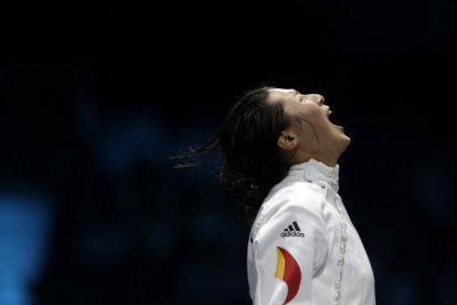 La reacción de la china Yujie Sun después de que la surcoreana Shin A-lam le ganase la medalla de bronce en la categoría de esgrima femenino. Foto: AP