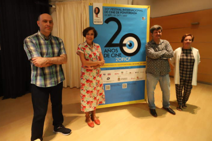 Antonio Morán, Concepción de Vega, Antonio Donís y Amelia Biaín, en la presentación. ANA F. BARREDO