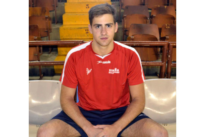Biosca durante el último entrenamiento de la Selección española júnior en León.