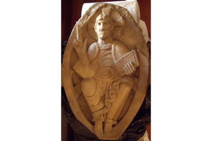 El Cristo en majestad que ha adquirido el Museo Arqueológico Nacional, procedente del desaparecido monasterio de Sahagún.