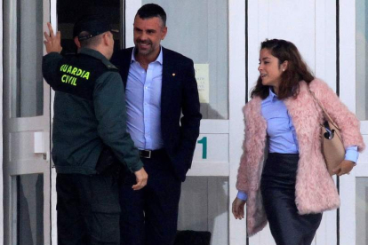 El exconsejero de Empresa Santi Vila abandonó ayer la cárcel madrileña de Estremera. VÍCTOR LERENA