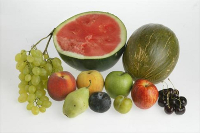 BODEGÓN SALUDABLE.  El melón y la sandía son de las mejores frutas para la piel.