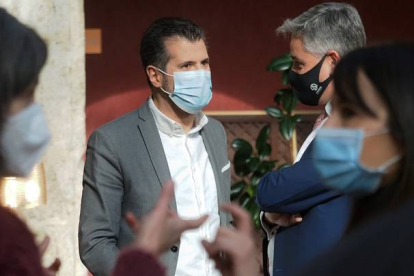 El candidato socialista a la Presidencia de la Junta de Castilla y León, Luis Tudanca, compareció ante la prensa para hacer balance de la campaña electoral en un hotel de Valladolid, este viernes. R. GARCÍA