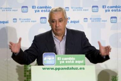 Arenas defendió en un acto en Sevilla que el modelo de financiación traerá «deuda, déficit y m