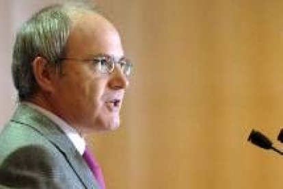 El ministro de Industria y primer secretario de los socialistas catalanes, José Montilla