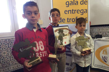 Sergio González fue el piloto más laureado de la Gala autonómica. DL