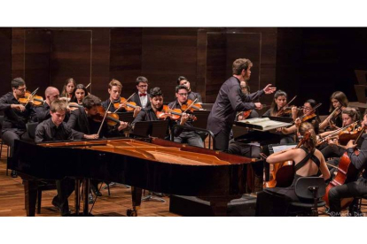 El pianista madrileño Carlos Marín Rayo ofrece hoy el último concierto del mes en la Sala Eutherpe. MARÍA DIEZ