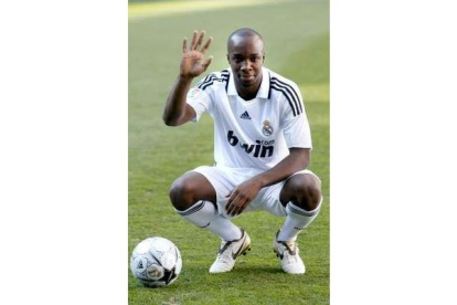 El jugador francés Lassana Diarrá, durante su presentación oficial ayer