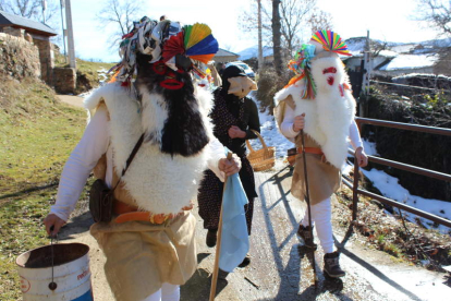 Los Campaneiros vuelven a La Cuesta recuperando una mascarada ancestral que llevaba sin celebrarse varias décadas