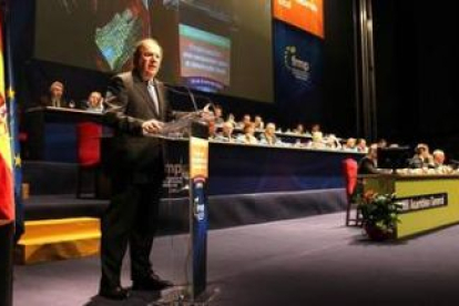 El presidente de la Junta, Juan Vicente Herrera, ante la asamblea general de la FRMP celebrada en Áv