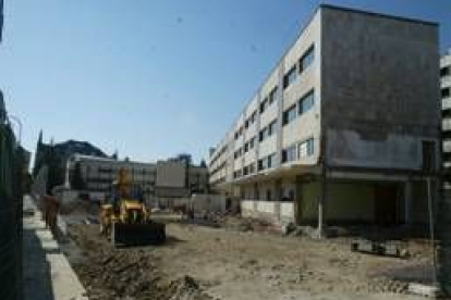 Obras que se están gestando en el Juan del Enzina para la creación de un nuevo gimnasio