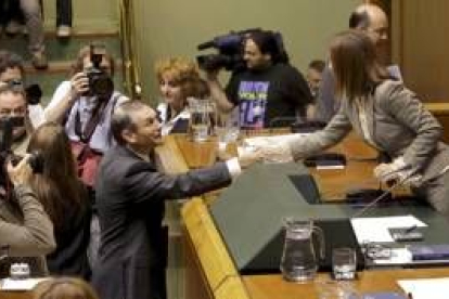 Ibarretxe aseguró ante el Parlamento vasco que el «derecho a decidir ya no tiene vuelta atrás»