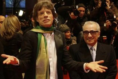 Mick Jagger y Martin Scorsese, en el Festival de Cine de Berlín, durante la presentación de la película documental 'Shine a Light'.