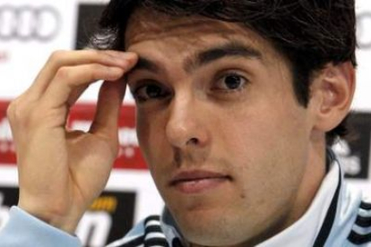Kaká durante la rueda de prensa que ofreció tras finalizar el entrenamiento de ayer.