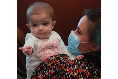 Emma, con 13 meses de vida, va a pasar a la historia de la medicina. BORJA SÁNCHEZ-TRILLO