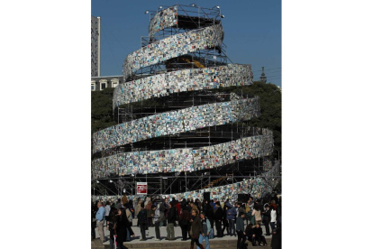 Torre instalada en la ciudad de Buenos Aires y formada por nada menos que 30.000 libros