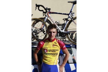 Danny van Poppel tras disputar la segunda jornada de la Vuelta Ciclista a León.