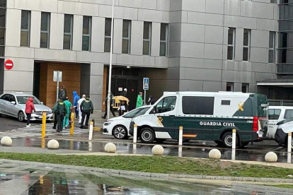 El desplazamiento del narco georgiano al Hospital desplegó un gran dispositivo de seguridad. DL