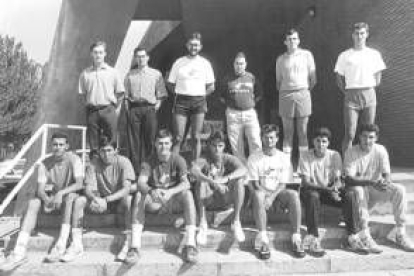 Buena parte de los jugadores y del cuerpo técnico que logró el ascenso el 20 de mayo de 1990