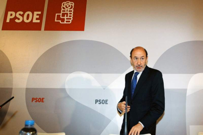 El secretario general del PSOE, Alfredo Pérez Rubalcaba, que se opone a la reforma.