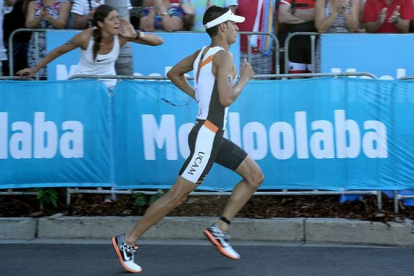 Mario Mola, durante la primera prueba de la Copa del Mundo de triatlon, en Mooloolaba (Australia).