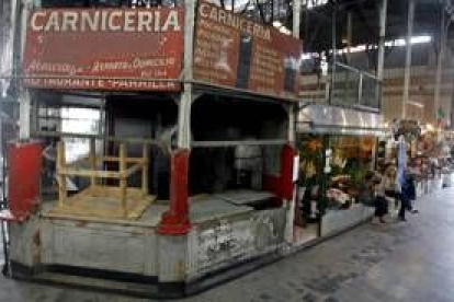 Una carnicería de Buenos Aires  cerrada por falta de abastecimiento de alimentos en un mercado