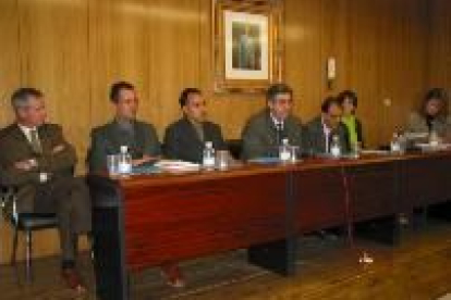 Desde la izquierda, Alonso, Llamas, Perandones, Millán, Fernández, Martínez y Jiménez