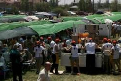 Cientos de personas participaron el año pasado en la gran paella popular