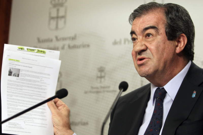 Cascos exige al presidente del Gobierno, Mariano Rajoy, que pida «excusas públicas».