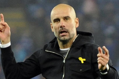 Guardiola, entrenador del City, ha lucido el polémico lazo amarillo desde el encarcelamiento de Jordi Sánchez y Jordi Cuixart
