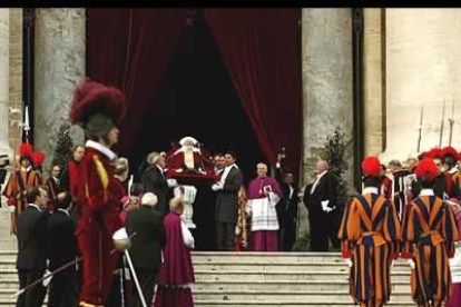 El papa Juan Pablo II será enterrado en las Grutas Vaticanas.