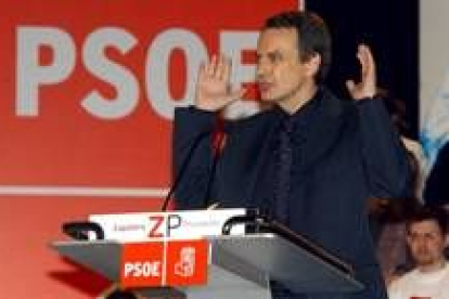 Rodríguez Zapatero inició anoche su campaña a la presidencia en el Palacio de Congresos de Madrid