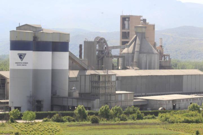 Instalaciones de la cementera Cosmos en Toral de los Vados.