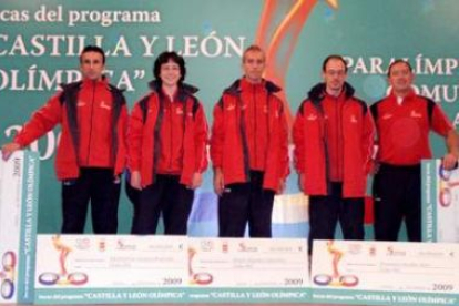 Cinco de los ocho leoneses premiados con las becas olímpicas.