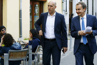 Jose Luis Rodríguez Zapatero, junto a Jose Antonio Diez, candidato socialista a la alcaldía.