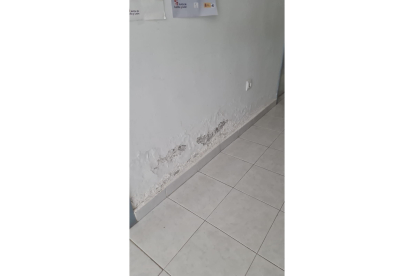 Mal estado de las instalaciones de los centros de salud de La Magdalena y Sahagún. DL